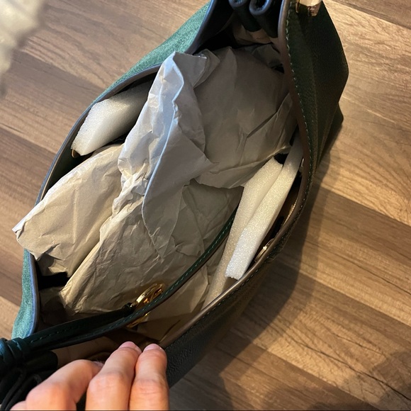 Large Michael Kors purse - Picture 4 of 5